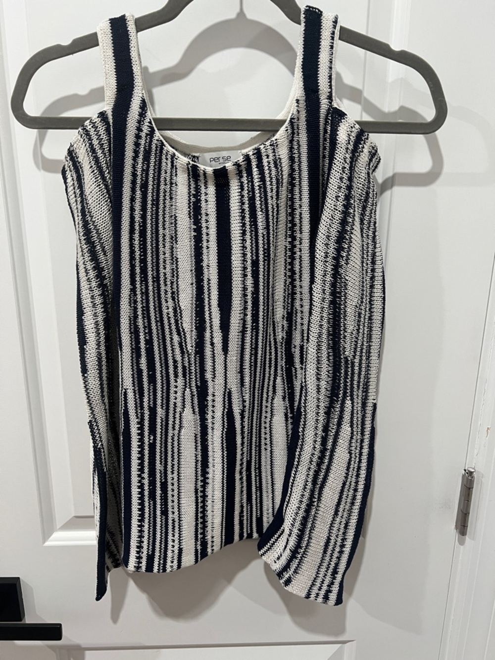 Per Se‎ Navy and White Vertical Stripe Knit Cold Shoulder Top Size Small